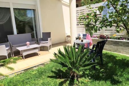 Apartamento 4Seasons Nea Iraklitsa Exterior foto